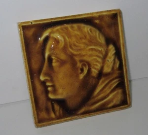 Owen & Pierce Keramik Stubenofen - Kachelportrait griechische Frau Goldglasur - Bild 1 von 3