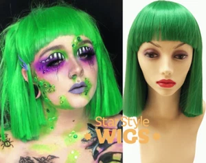 DELUXE HELLGRÜNE KURZE STUMPFE GERADE BOB PERÜCKE MIT FRANSEN PONY - Bild 1 von 5