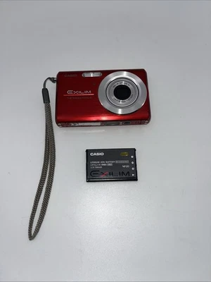 Casio Exilim EX-Z75 7.2MP Digital Camera Red Tested has an Issue w/Battery - Image 1 of 4