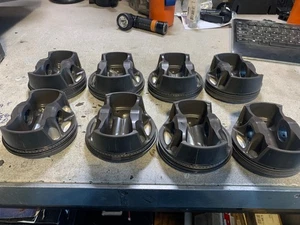 Mahle LS3 Pistons & Pins, 4.125" Bore size 11.8 CR, .927 Pre-owned. Great shape! - Picture 1 of 7