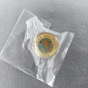 1998 DU Ducks Unlimited Enamel Hat Lapel Backpack Jacket Pin NEW - Picture 1 of 2