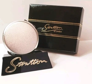 STRATTON ENGLAND PILL CASE COMPACT VINTAGE NEW SILVER - Picture 1 of 3