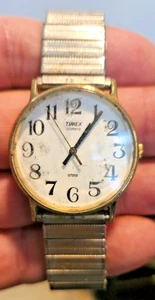 Piezas resistentes al agua vintage TIMEX QUARTZ CR 2016 o reparación - Imagen 1 de 2