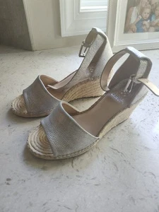Franco Sarto Women's Creed Wedge Espadrille Platinum Brushoff Size 9.5 M - Picture 1 of 11