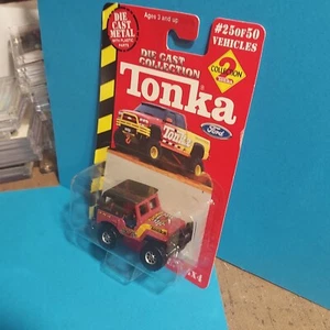 Maisto TONKA Collection 2 Jeep Wrangler Racing 4x4 #25 de 50 Como Nuevo en tarjeta RARO - Imagen 1 de 2
