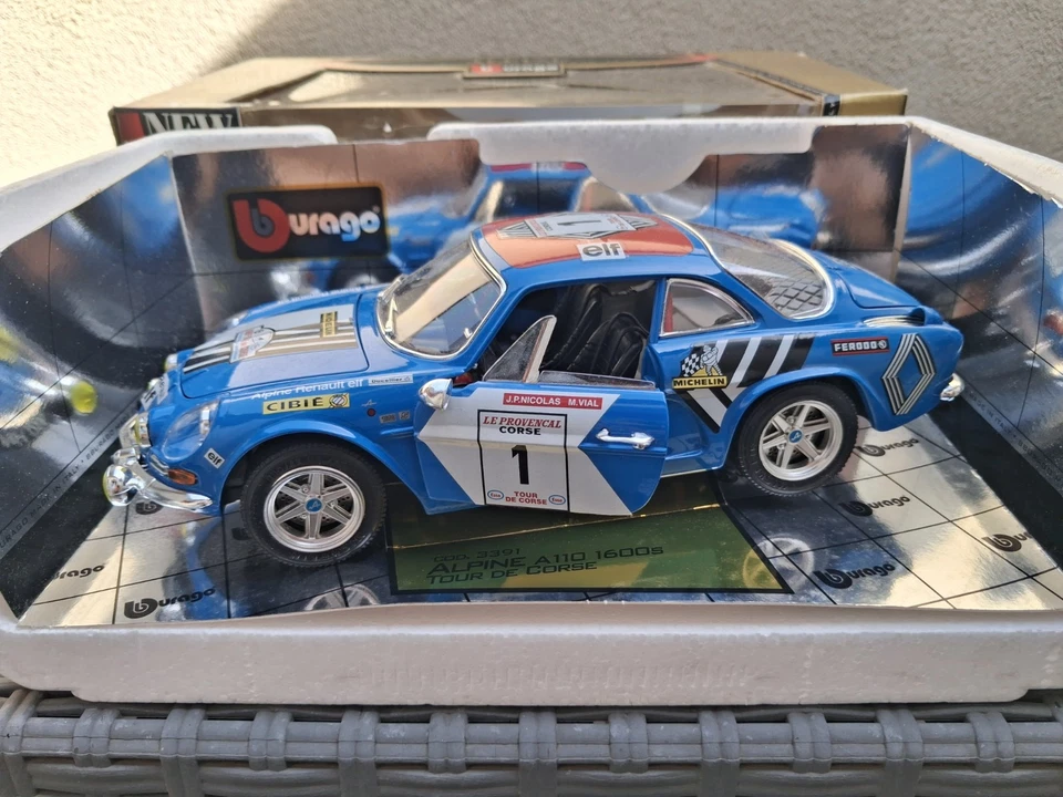 Bburago 1:16 Rara Alpine A110 1600S Tour De Corse 1973 Gold Collection, Cod 3391 - Immagine 1 di 4