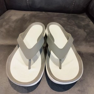 Crocs Swiftwater Damen-Flip-Flop-Sandalen grau weiß Zehensteg UK8 US10 - Bild 1 von 7