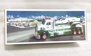 Hess Spielzeug LKW und Space Cruiser mit Scout NEU - Bild 1 von 5