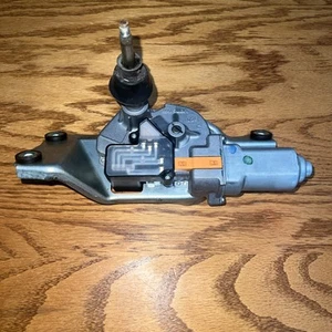 2009-2015 HONDA PILOT REAR WIPER MOTOR ASSEMBLY 76700-SZA-A01 OEM USED - Picture 1 of 4