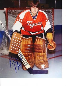 MEDICINE HAT TIGERS KELLY HRUDEY SIGNED 8X10 LA KINGS - Picture 1 of 1