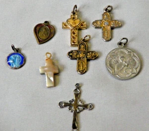 Vintage Collection of Religious Pendants & Crosses - Picture 1 of 2
