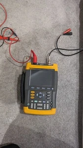 Fluke 192 ScopeMeter Oscilloscope with carry case - Picture 1 of 4