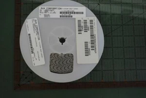 AVX CONDENSATORE MIL CERAMICO CDR35BX334AMUM 1825 .33uF 50V 18251X334MSJME 1K/REEL - Foto 1 di 2