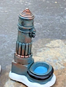 DEPT 56 Classic Christmas Löwenkopf Brunnen - Bild 1 von 2