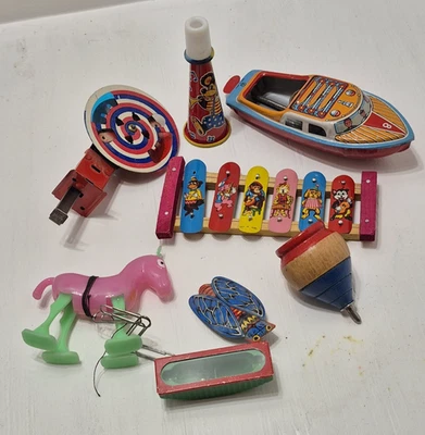 Lot of Vintage 1960s Tin Toys & Plastic Childrens Toy Boat/Spin Wheel/Wood Top+ - Image 1 of 4