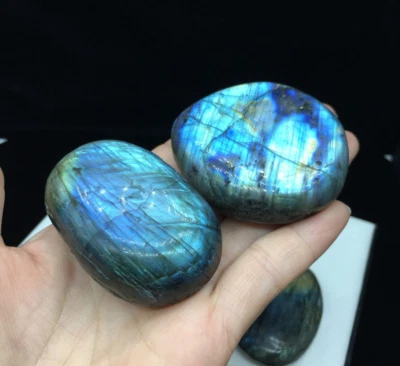 Labradorite Palm Stone Energy Stones Smooth Healing Crystal  2-3cm, 4-5cm, 5-6cm - Image 1 of 4
