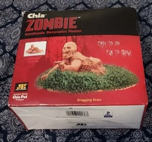 Chia Pet Zombie "Dragging Drew" Walking Dead fioriera non morta NUOVO! - Foto 1 di 1