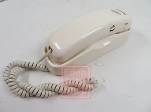 Uniden CEZ 202 Amplified Corded Telephone w/ Visual Ringer & Large Backlit Keys - Picture 1 of 4