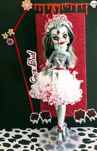 Monster High OOAK Cora Blud doll In handmade outfit Stand all INC. - Picture 1 of 4