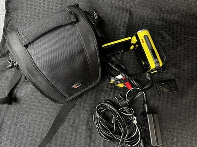 SANYO Xacti VPC-WH1 Waterproof Video & Still Camera / Camcorder HD 30x Zoom MINT - Image 1 of 4