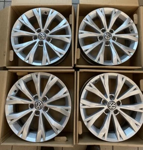 Cerchi in lega VW 7.0Jx17 ET40 5x112 CB 57.10 mm SET COMPLETO - Imagen 1 de 10