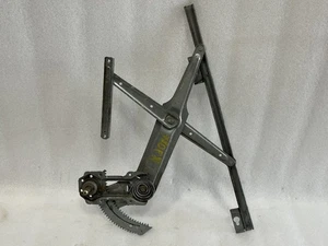 1984 HONDA CIVIC SEDAN RIGHT PASSENGER SIDE FRONT DOOR WINDOW REGULATOR MANUAL - Picture 1 of 2