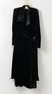 1920s Black Velvet Dress - Picture 1 of 9