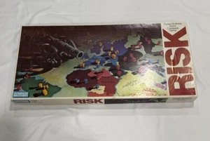 Vecchio gioco da tavolo vintage 1975 RISK PARKER BROTHERS N. 44 COMPLETO - Foto 1 di 4