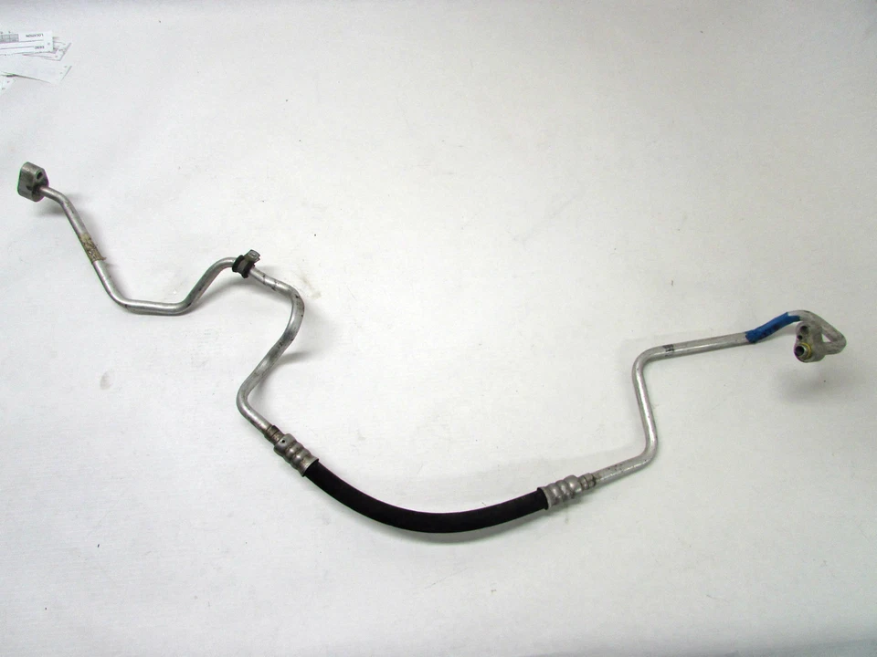 Volvo S40 2003 línea de aire acondicionado baja presión OEM 00 01 02 03 04 Foto 1 de 2