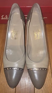Salvatore Ferragamo Vintage Beige Cuero Taupe Zapatos de salón Talla 8AA ENVÍO GRATUITO - Imagen 1 de 5