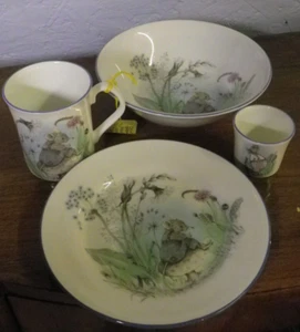 VINTAGE NURSERY SET CUTE MOUSE DECORATION 4 PIECE BY ELIZABETH POTTERY - Bild 1 von 7