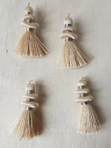 PASSEMENTERIE HOULES 2 PAIRE POMPONS FRANGE COULEUR MARRON CREME REF 14PPM - Bild 1 von 2
