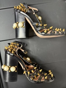 TACONES GUCCI CUERO NEGRO TACHONADO - TALLA 39 (NUEVOS) - Imagen 1 de 4