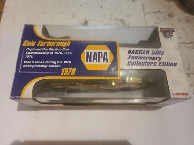 NAPA NASCAR 50th #11 CALE YARBOROUGH HOLLY FARMS 1/24 AUTOGRAFIADO  Foto 1 de 4