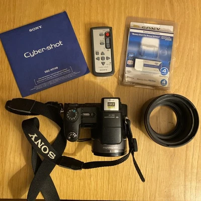 Sony Cybershot DSC-H7 Digital Camera + Remote - Image 1 of 4