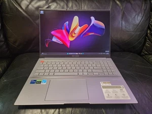 Asus Vivobook Pro 16 OLED K6602 1TB SSD 16GB i7-12700H RTX 3050Ti Laptop - Picture 1 of 16