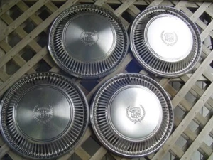 VINTAGE 1971 71 CADILLAC CADY ELDORADO FLEETWOOD HUBCAPS WHEEL COVERS VINTAGE - Picture 1 of 16