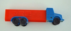 CAMIÓN DE 6 RUEDAS PEZ VINTAGE - CABINA AZUL, CARROCERÍA ROJA - RUEDAS GIRADAS - AUSTRIA 3.9 - Imagen 1 de 5