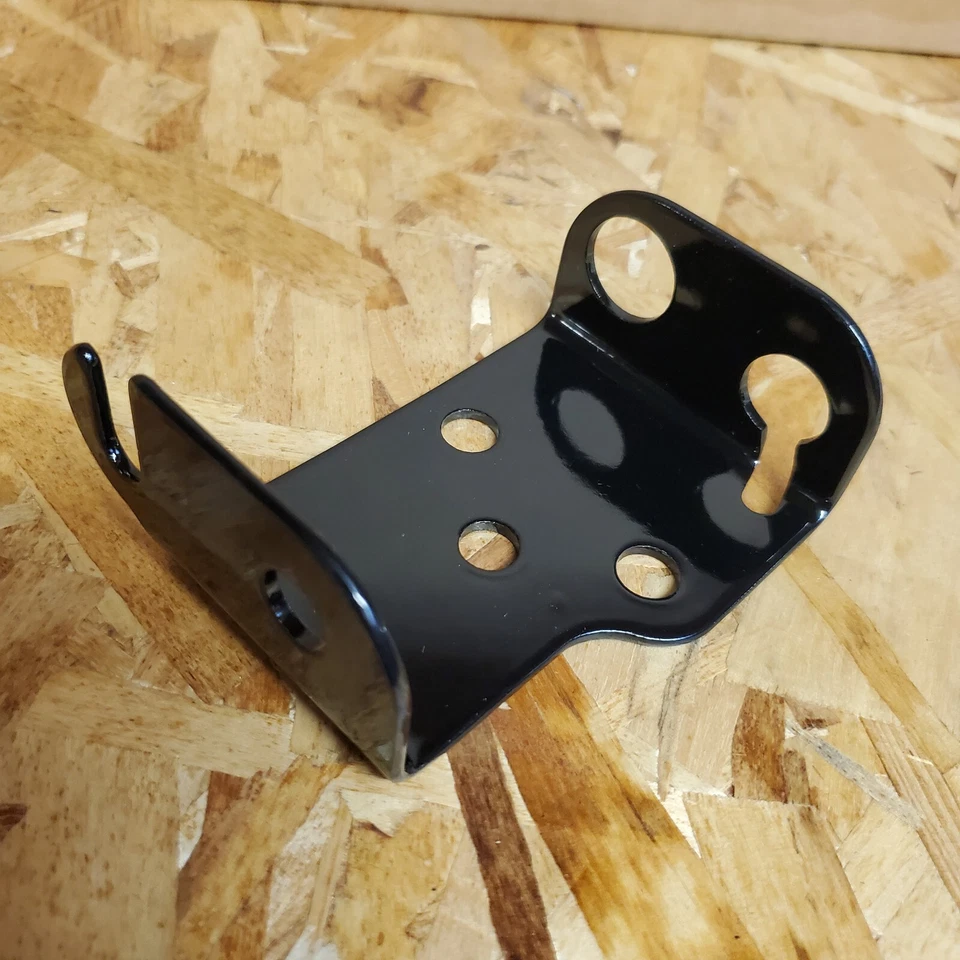 Harley-Davidson Heritage Springer Spot Lights Switch and Choke Bracket 69127-97 - Изображение 1 из 4