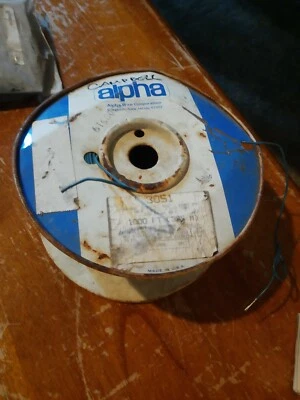 Cable de conexión Alpha 800 ft con carrete # 3051 TR64 22 AWG (7/0,010) aluminio 0,016" Foto 1 de 3