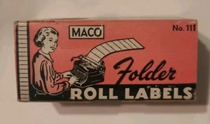 Vintage Maco Box gummierter Ordner Rolle Etiketten Nr. 111 Schreibmaschine bereit Film Requisite C - Bild 1 von 12