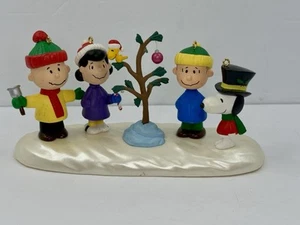Hallmark Keepsake Ornament SNOW SCENE Peanuts A Charlie Brown Christmas 1995 - Picture 1 of 10