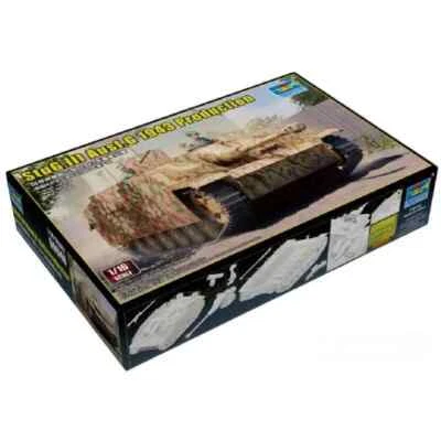 Trumpeter 00946 1/16 Stug. III Ausf.G. 1943 Production Plastic Model Kit - Immagine 1 di 4