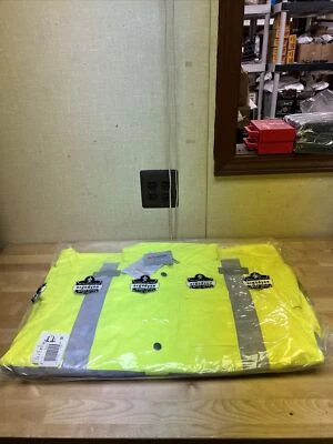 Ergodyne 24384 GLOWEAR 8385 Large Size Hi-Viz Jacket Type-R Class-3 - Image 1 of 4