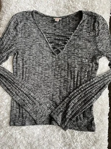 Cape Juby girls sz. M gray design sweater. Cute, comfortable - Picture 1 of 10