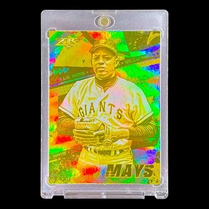 WILLIE MAYS GOLD RAINBOW REFRACTOR HOLO SP Foil Topps Fire Non Auto - GIANTS - Picture 1 of 7