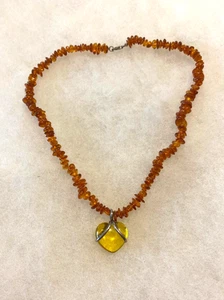 Silber 16 Zoll  Bernstein Halskette mit 1 Zoll Langer Bernstein Herz Anhänger - 12,5 Gramm - Bild 1 von 6