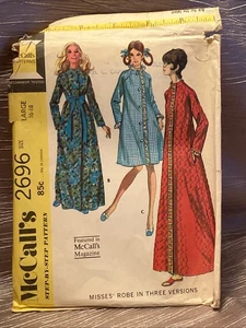 Vintage Sewing Pattern 1970 McCalls 2696 Dressing Gown/Robe Sz m - Picture 1 of 4