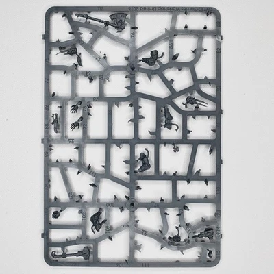 Warhammer 40K Space Wolves Wulfen Bits – Frost Claws & Heads (Sprue, See Photos) - Image 1 of 4