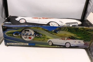 1:18 ERTL SERIE COLECCIONISTA IDEAL CLÁSICO 2003 SUBURBANO/REMOLQUE/CORBETA 1953 - Imagen 1 de 17